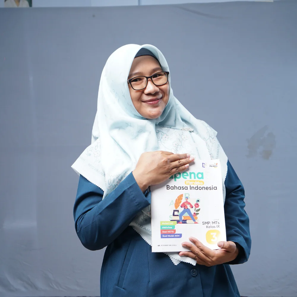 Istiqfarianti Nur Afifa, S.S.